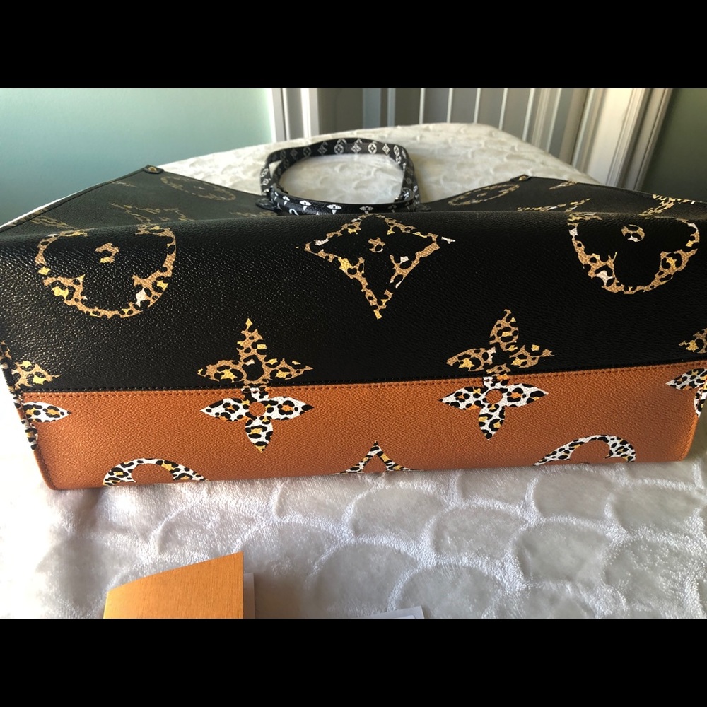 SOLD‼️- Louis Vuitton OnTheGo Jungle 👜🦁🦓 - Picture 5 of 8